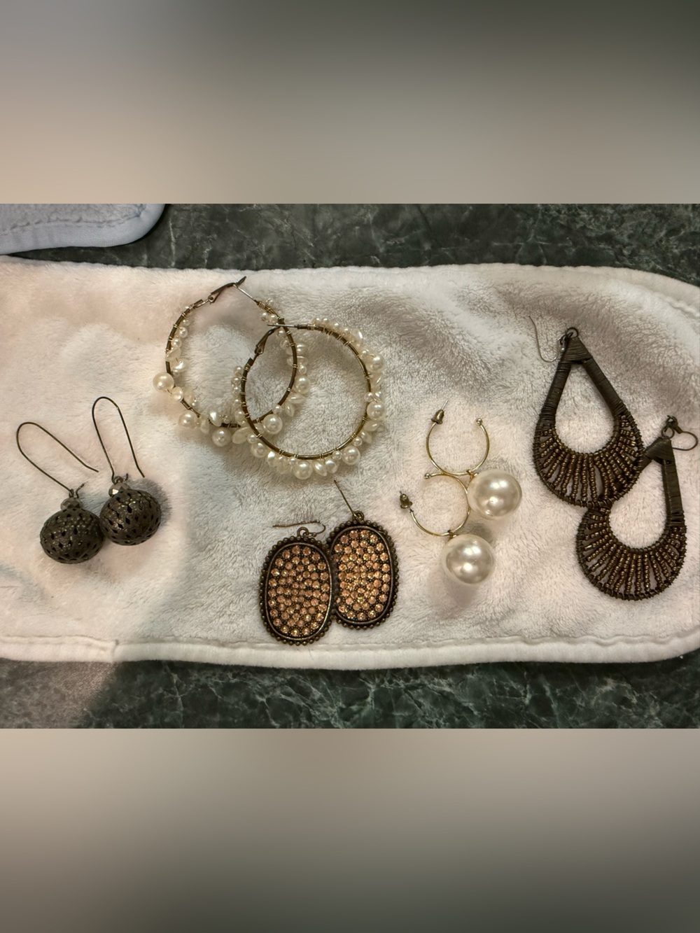 PLUNDER LOT of earrings- pairs